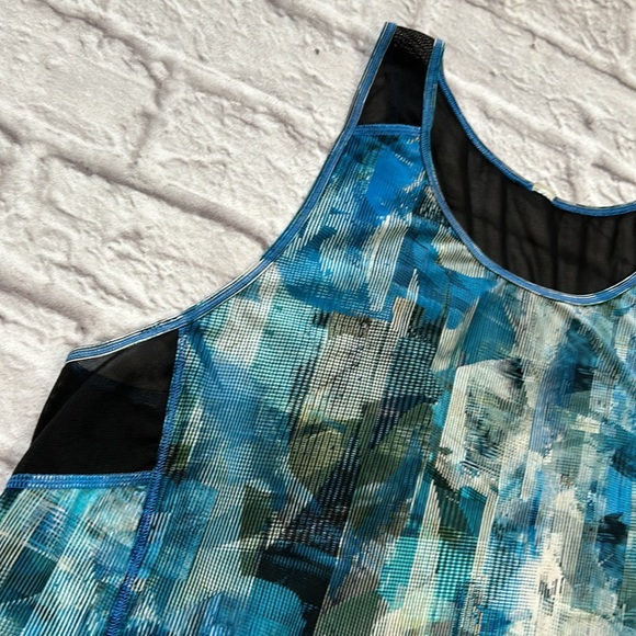 Size 8 Lululemon sculpt tank 2 - Picture 5 of 5